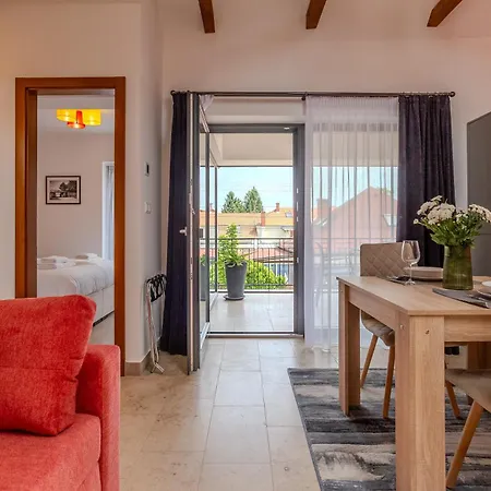 Fülöp Panzió Near Balaton Apartamento Révfülöp