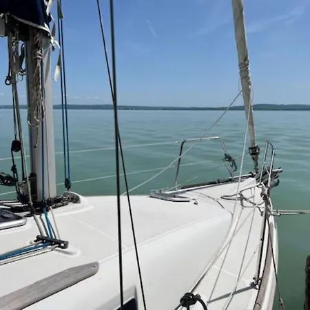 Fueloep Panzio Near Balaton Révfülöp