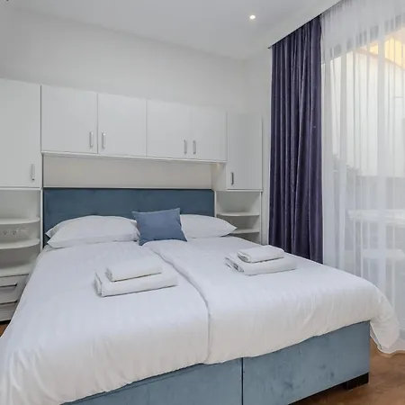 Fülöp Panzió Near Balaton Apartman *