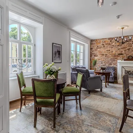 Fülöp Panzió Near Balaton Apartamento Révfülöp