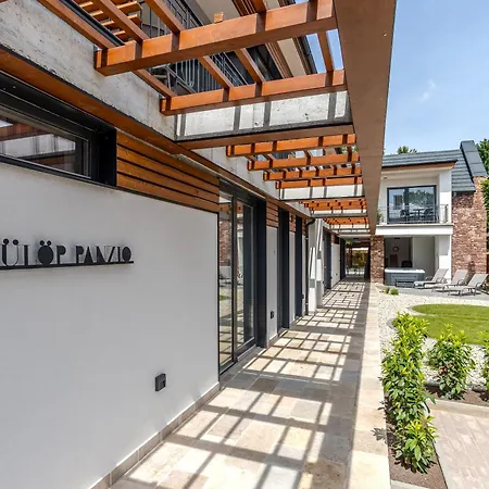 Fueloep Panzio Near Balaton Apartman Révfülöp