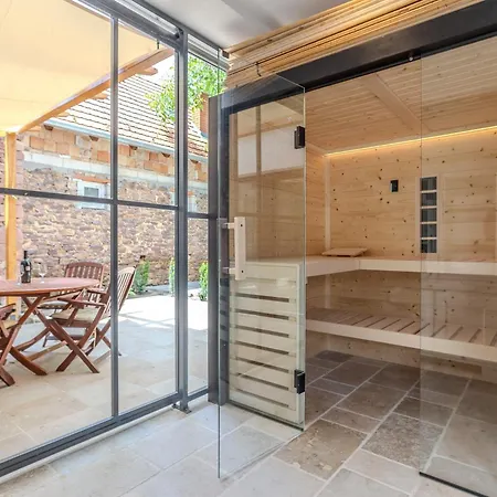 Fülöp Panzió Near Balaton Apartamento Révfülöp