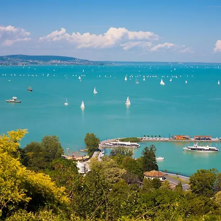 Διαμέρισμα Fueloep Panzio Near Balaton