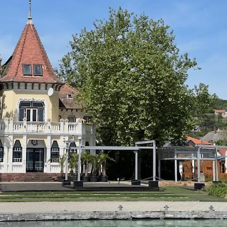 Fülöp Panzió Near Balaton Apartamento