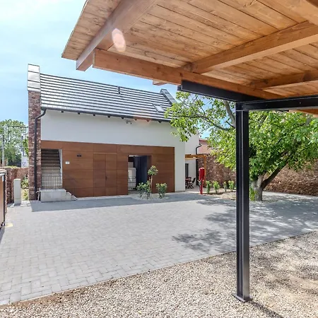 Fülöp Panzió Near Balaton * Révfülöp