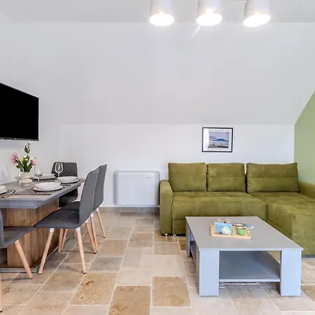 Appartamento Fueloep Panzio Near Balaton *