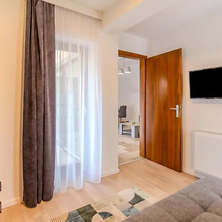 Fueloep Panzio Near Balaton Appartamento