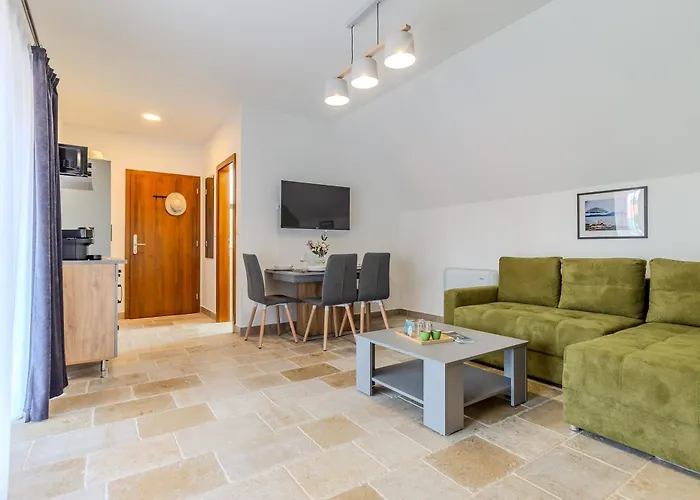 Apartment Fueloep Panzio Near Balaton Révfülöp