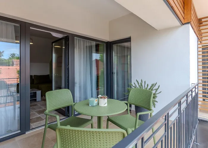 Apartment Fueloep Panzio Near Balaton