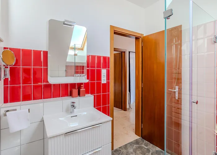 Fueloep Panzio Near Balaton Apartment *