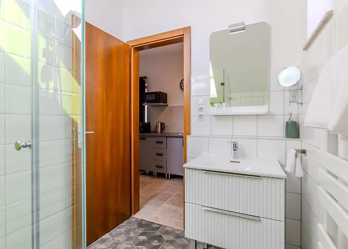 Apartment Fueloep Panzio Near Balaton *