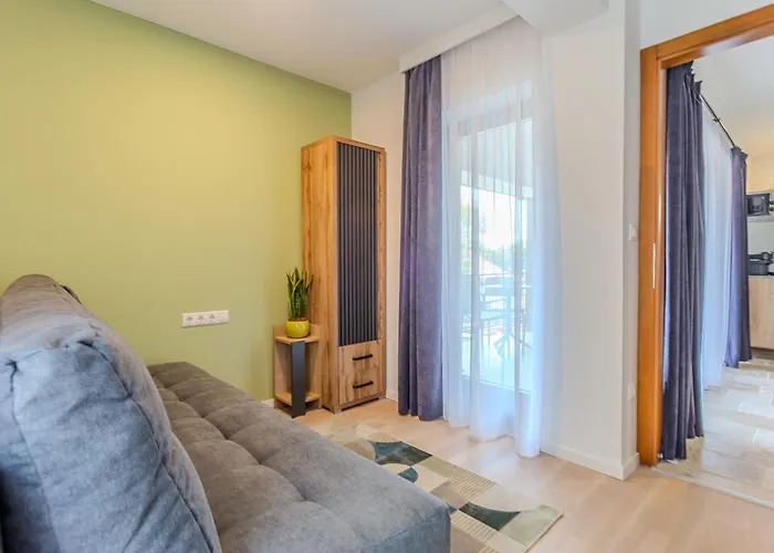 Fueloep Panzio Near Balaton *