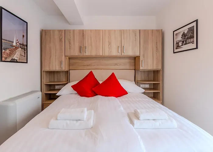 Fueloep Panzio Near Balaton Apartment