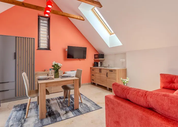 Apartment Fueloep Panzio Near Balaton *