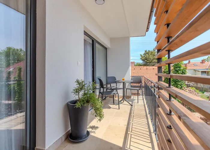 Apartment Fueloep Panzio Near Balaton Révfülöp