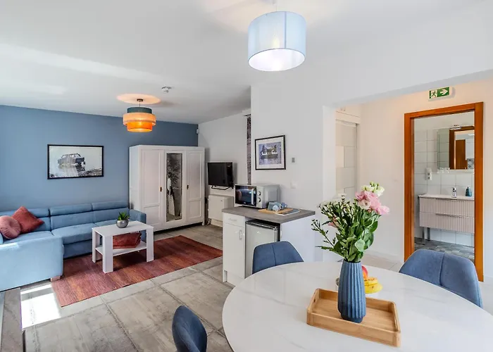 Apartment Fueloep Panzio Near Balaton Révfülöp