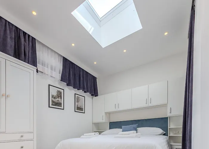 Fueloep Panzio Near Balaton Apartment Révfülöp