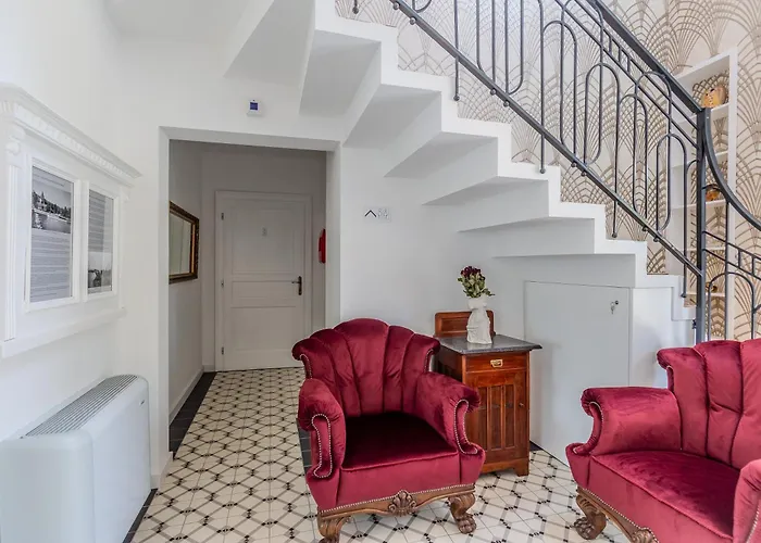 Fueloep Panzio Near Balaton Apartment