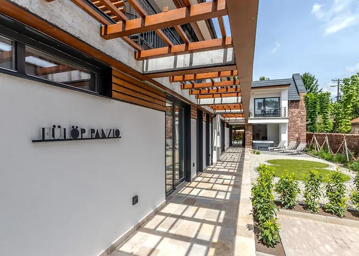 Fueloep Panzio Near Balaton Apartment Révfülöp