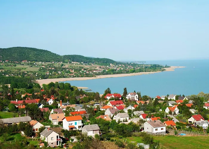 Fueloep Panzio Near Balaton