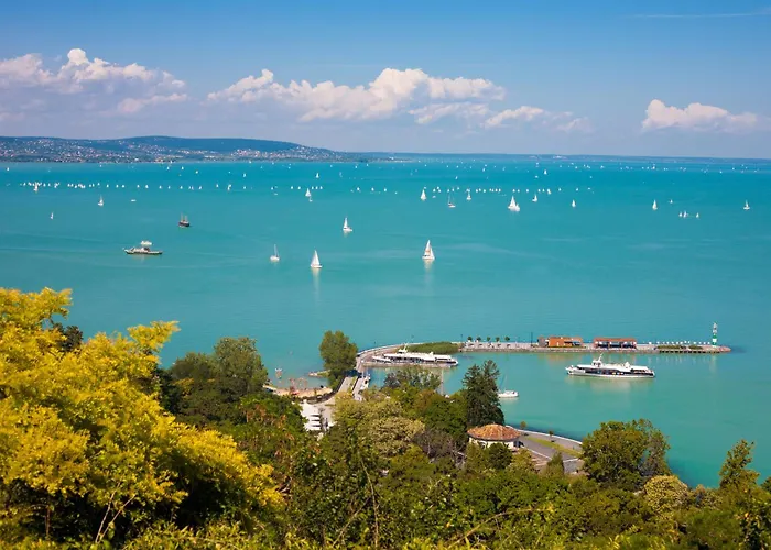 Apartment Fueloep Panzio Near Balaton