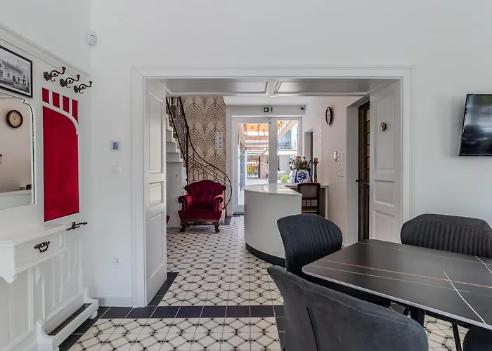 Apartment Fueloep Panzio Near Balaton