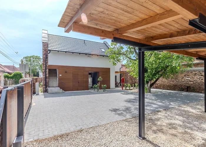 Fueloep Panzio Near Balaton * Révfülöp